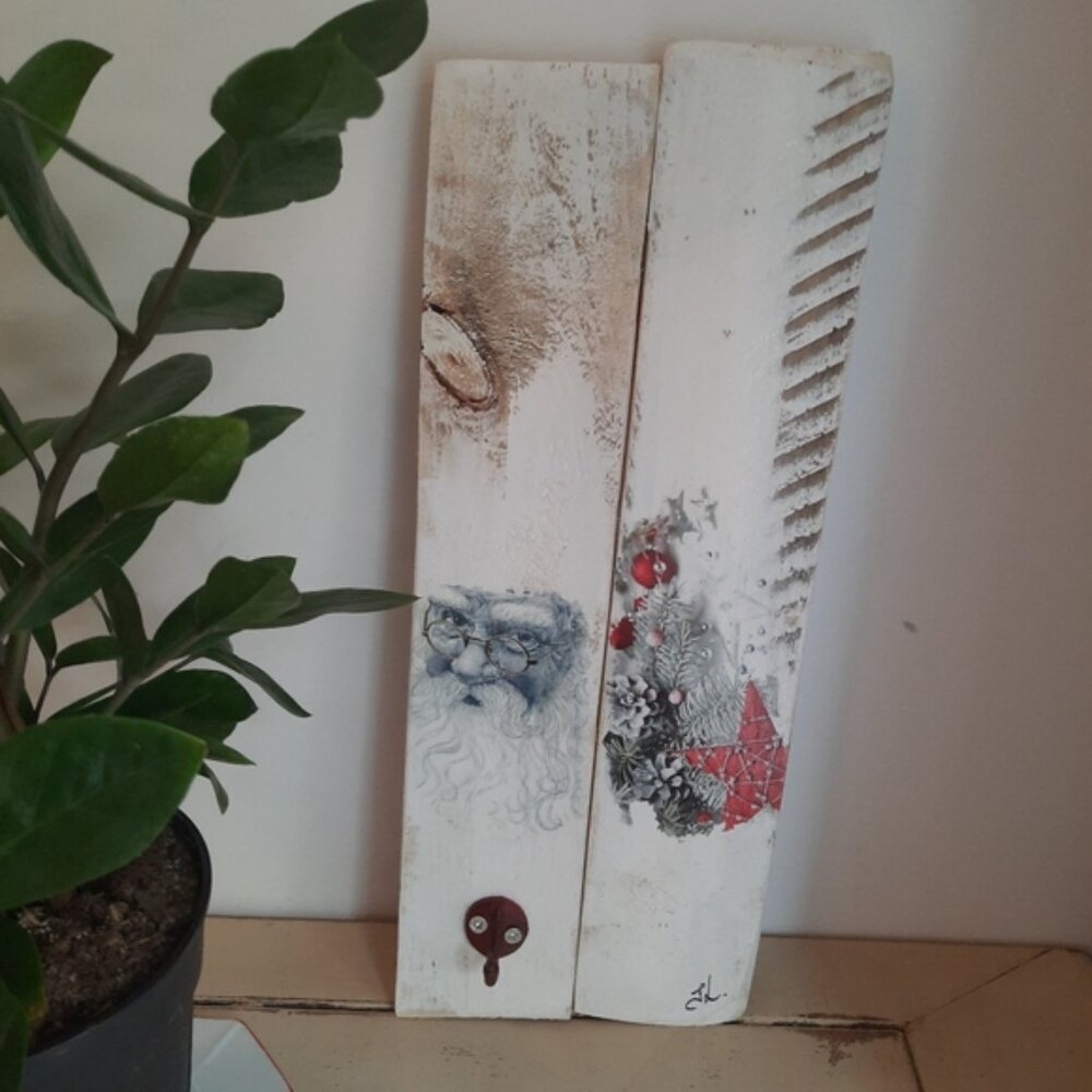 Hand Crafted   Vintage Santa Claus, Art on wood to hang ornements or else